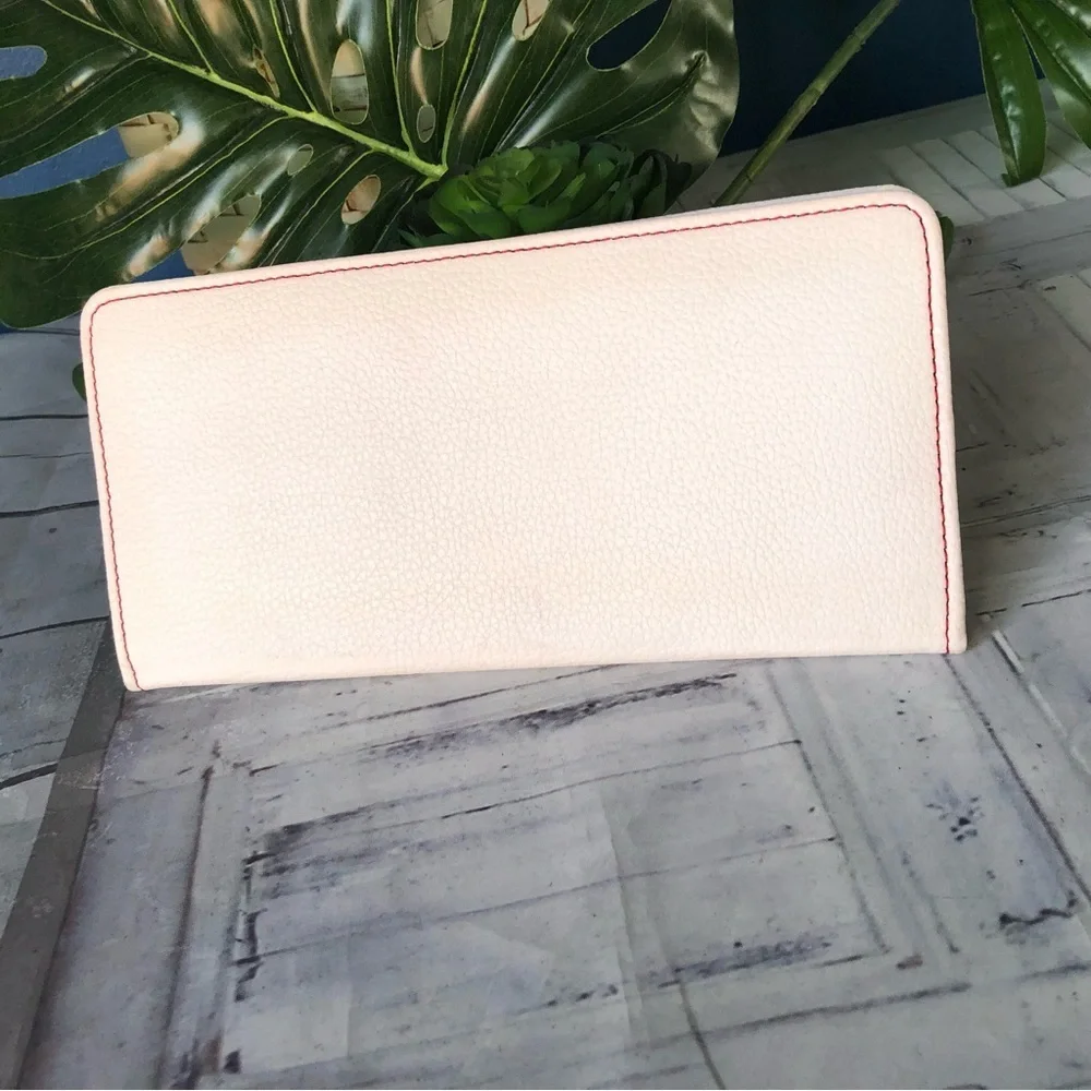 Elegant White Leather Clutch